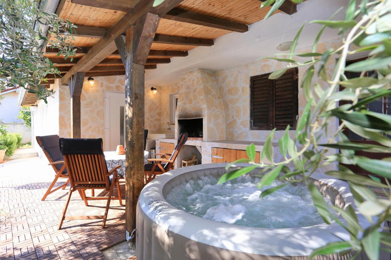 Hacienda Mia With Yacuzzi And Free Parking Zadar Ngoại thất bức ảnh